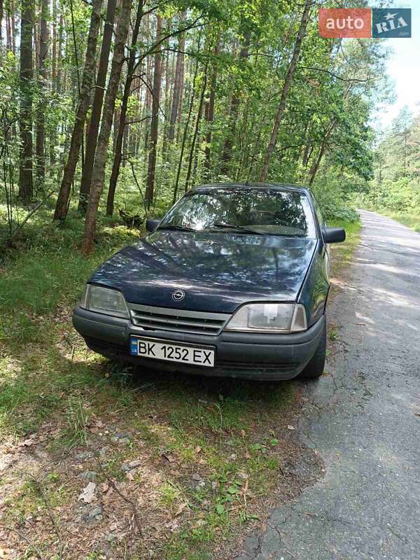 Седан Opel Omega 1988 в Кореці