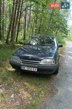 Седан Opel Omega 1988 в Корце