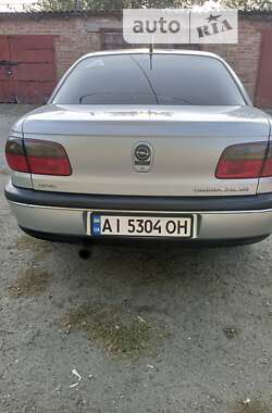 Седан Opel Omega 1996 в Киеве