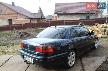 Седан Opel Omega 2002 в Рогатине