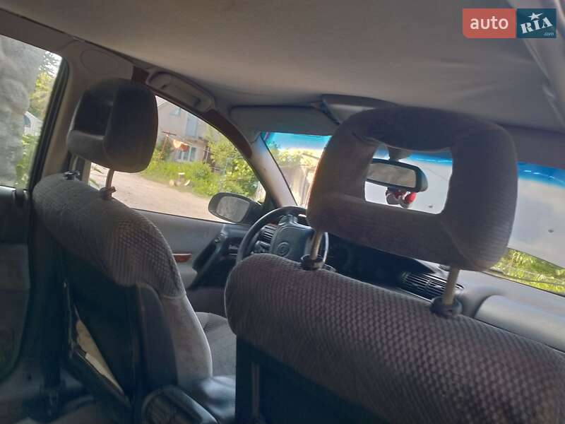 Седан Opel Omega 1994 в Ярмолинцах