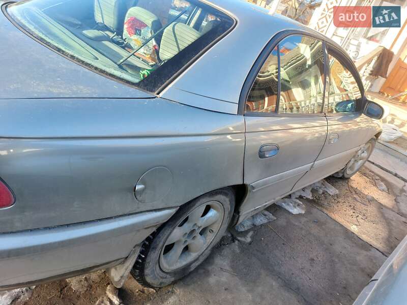 Седан Opel Omega 1996 в Черновцах