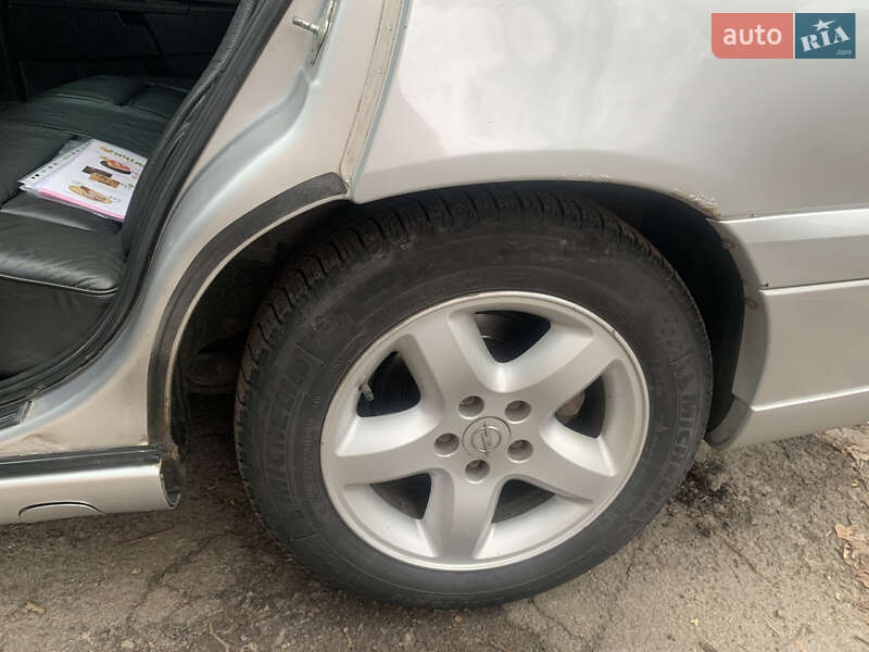 Універсал Opel Omega 2003 в Києві