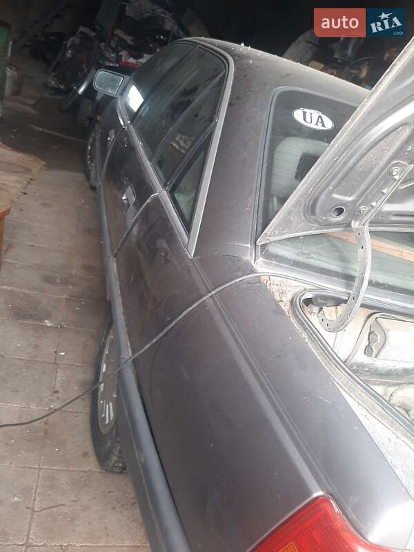 Седан Opel Omega 1990 в Житомире