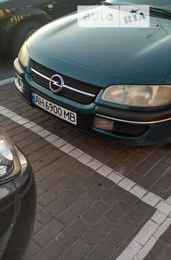 Седан Opel Omega 1995 в Львове