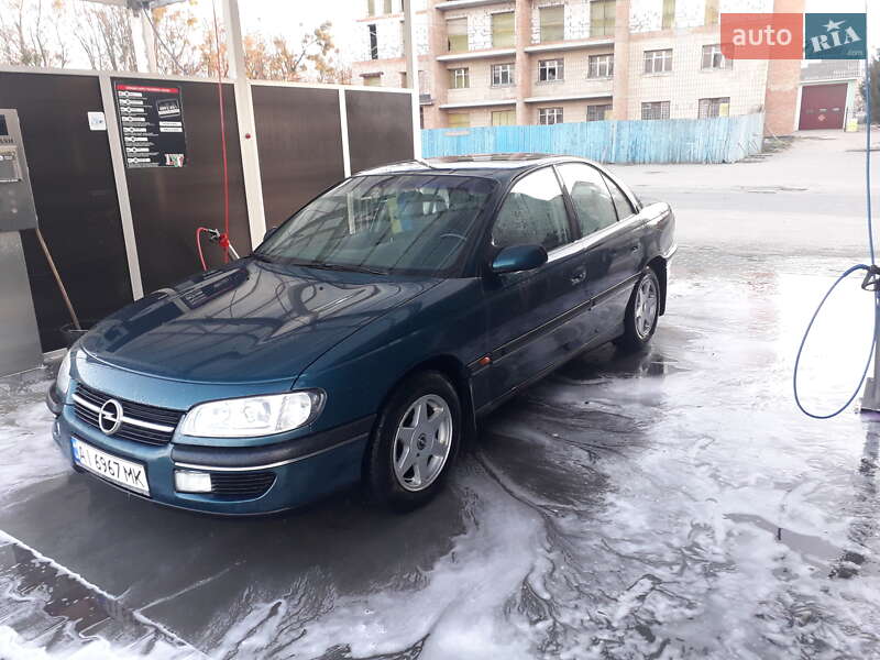 Седан Opel Omega 1996 в Жашкове