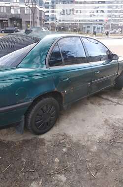 Седан Opel Omega 1995 в Киеве