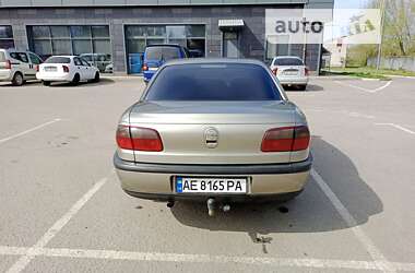 Седан Opel Omega 1999 в Никополе