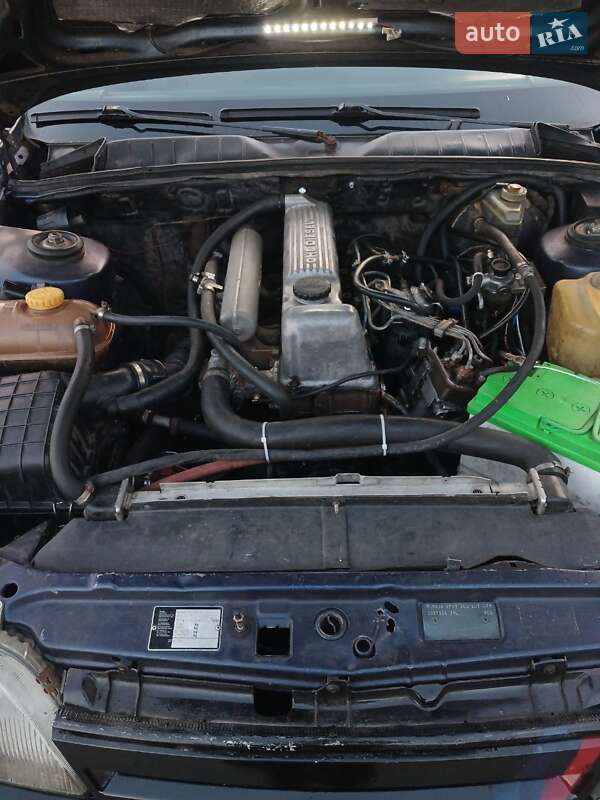 Седан Opel Omega 1988 в Чернигове