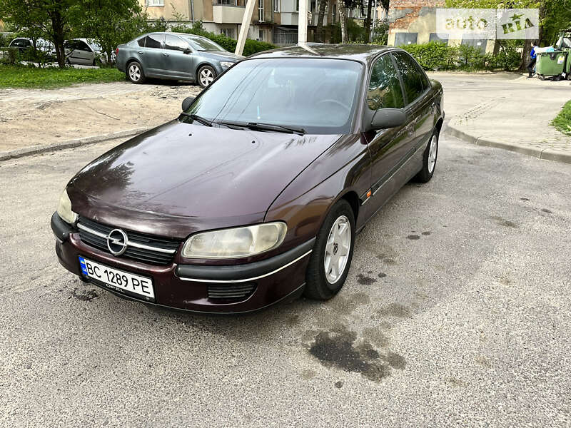 Седан Opel Omega 1995 в Львове