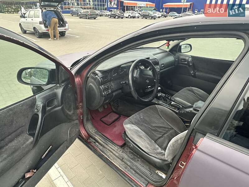 Седан Opel Omega 1996 в Сумах