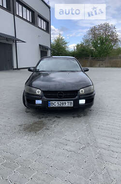 Седан Opel Omega 1998 в Бориславе