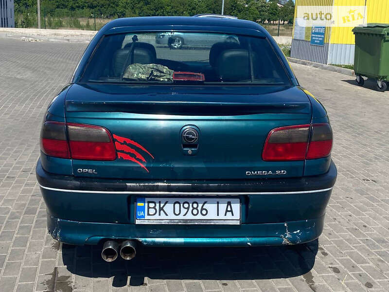 Седан Opel Omega 1995 в Ровно