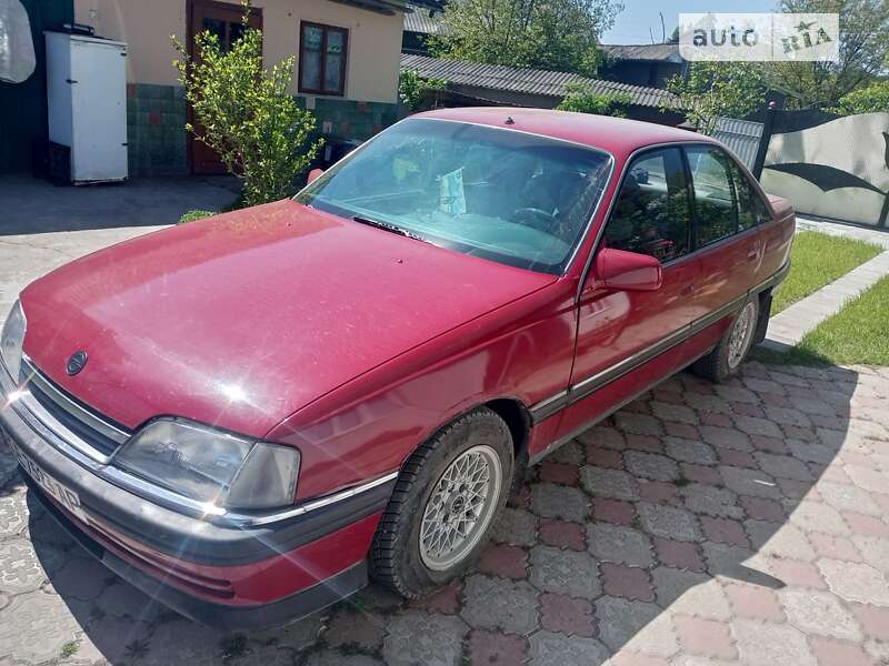 Седан Opel Omega 1990 в Новоселице