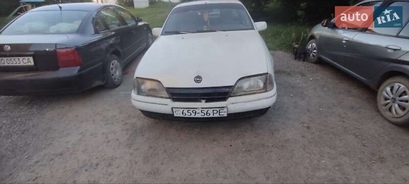 Седан Opel Omega 1990 в Ужгороді