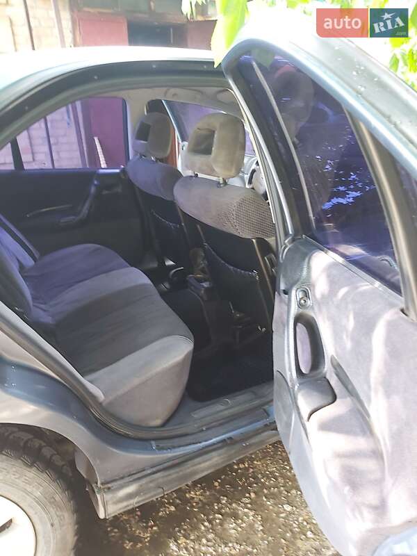 Седан Opel Omega 1998 в Кропивницком