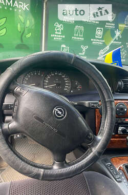 Седан Opel Omega 1998 в Гайсине