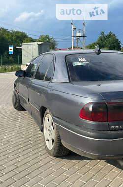 Седан Opel Omega 1995 в Ужгороді