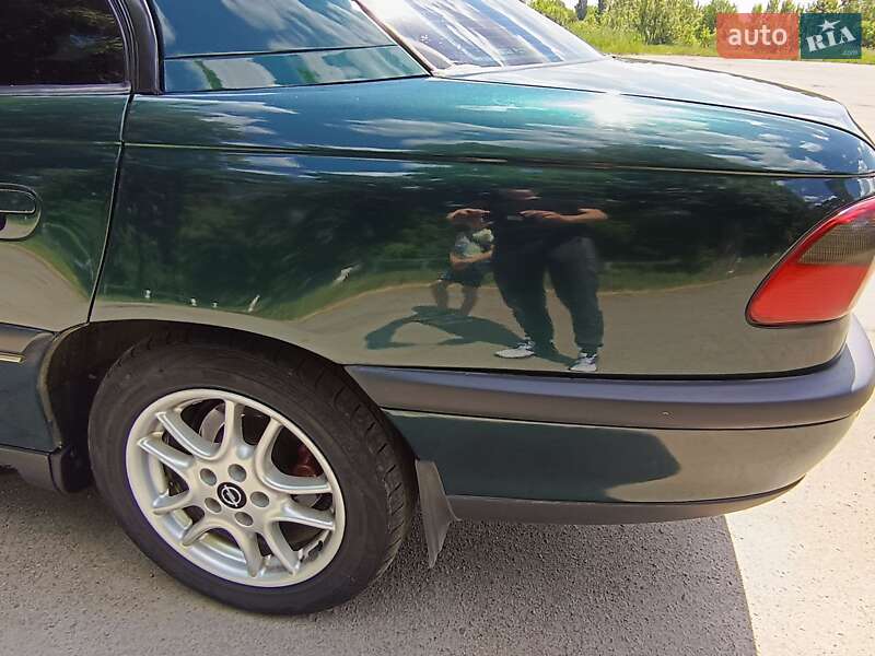 Седан Opel Omega 1998 в Павлограді