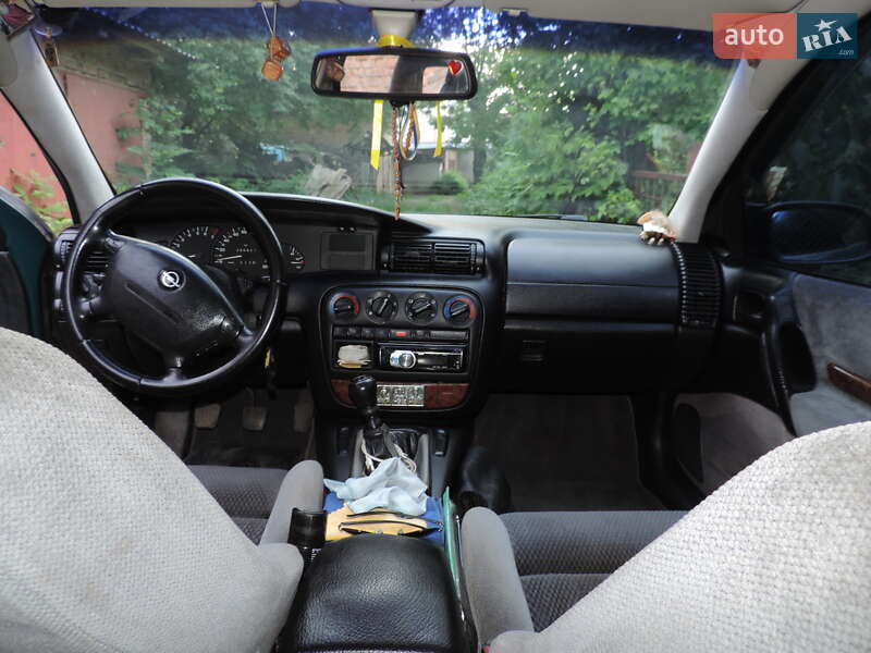 Универсал Opel Omega 1995 в Виннице