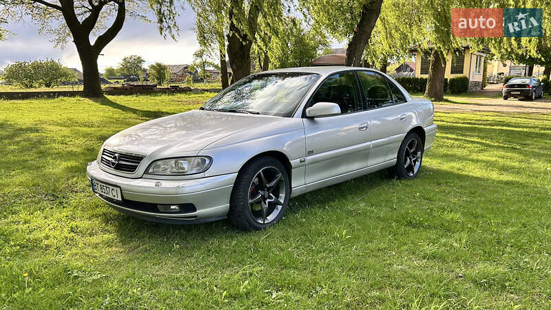 Седан Opel Omega 2002 в Ровно