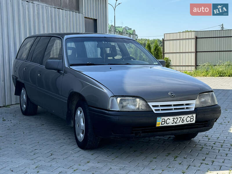 Универсал Opel Omega 1987 в Дрогобыче