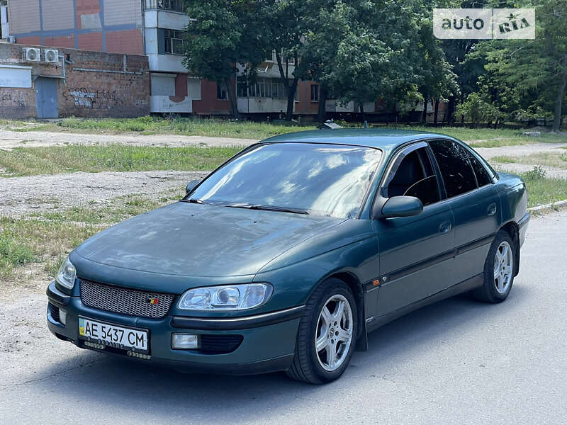 Седан Opel Omega 1996 в Запоріжжі