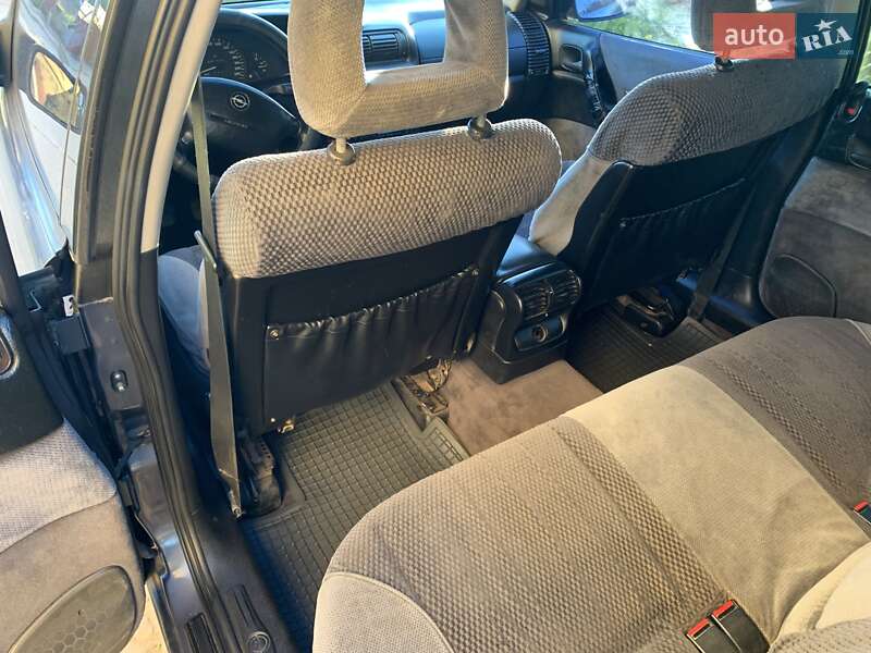 Универсал Opel Omega 1996 в Обухове
