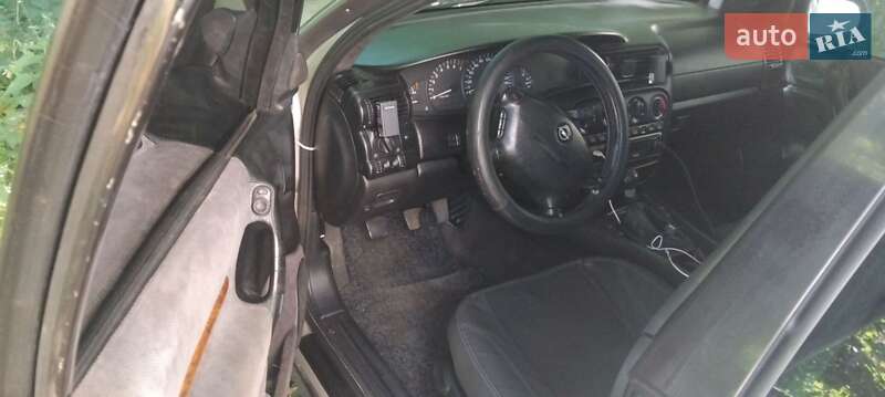 Седан Opel Omega 1995 в Киеве фото 9 Седан Opel Omega 1995 в Киеве