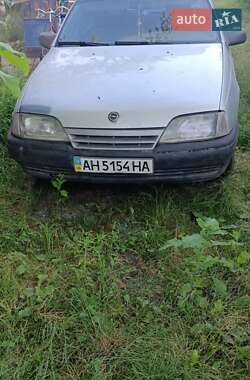 Седан Opel Omega 1987 в Калиновке