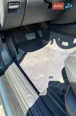 Седан Opel Omega 2001 в Львове