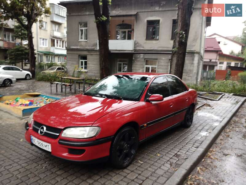 Седан Opel Omega 1995 в Львове