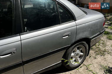 Седан Opel Omega 1995 в 