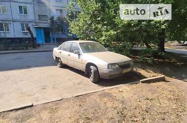 Седан Opel Omega 1988 в Лозовой