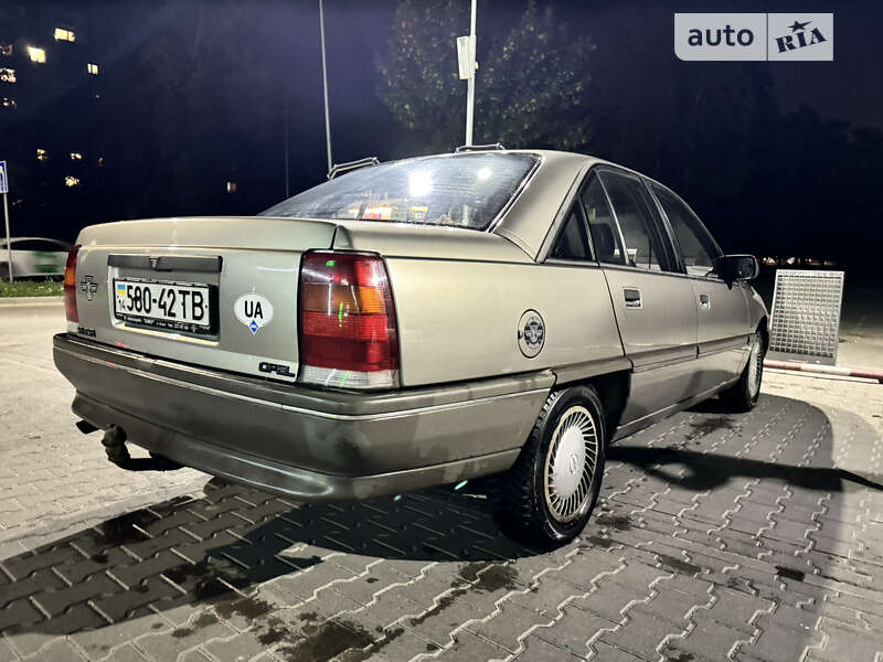Седан Opel Omega 1988 в Львове