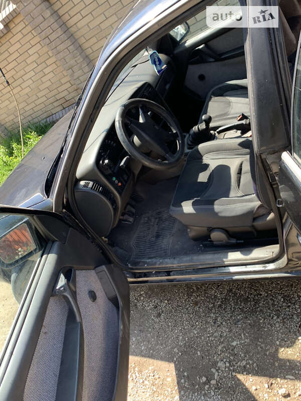 Седан Opel Omega 1988 в Черновцах фото 5 Седан Opel Omega 1988 в Черновцах
