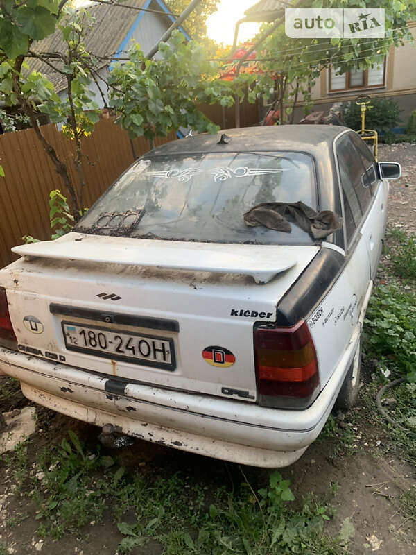 Седан Opel Omega 1988 в Черновцах фото 8 Седан Opel Omega 1988 в Черновцах