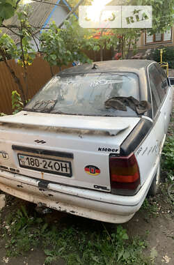 Седан Opel Omega 1988 в  фото 8 Седан Opel Omega 1988 в
