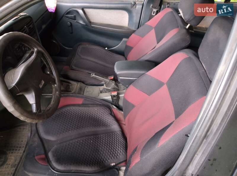 Седан Opel Omega 1988 в Заліщиках