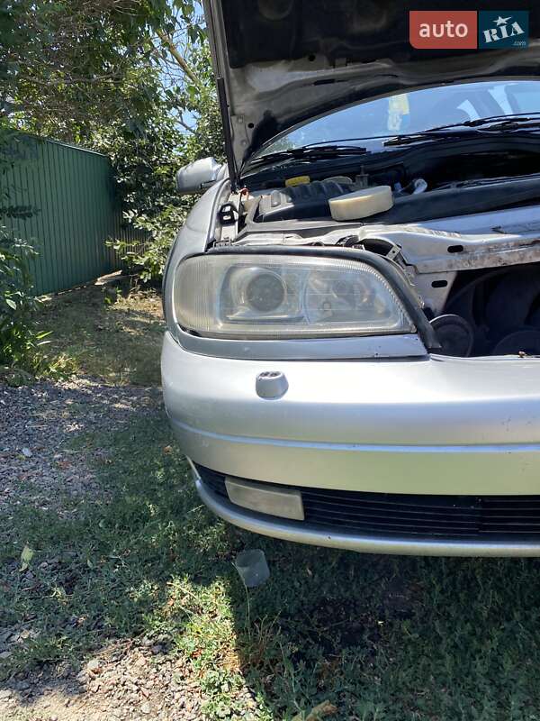 Седан Opel Omega 2000 в Одессе