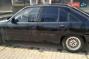 Седан Opel Omega 1989 в 