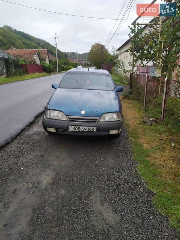 Седан Opel Omega 1990 в Кольчине