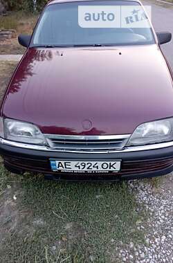 Седан Opel Omega 1991 в Павлограде