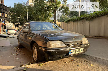 Седан Opel Omega 1990 в Дніпрі