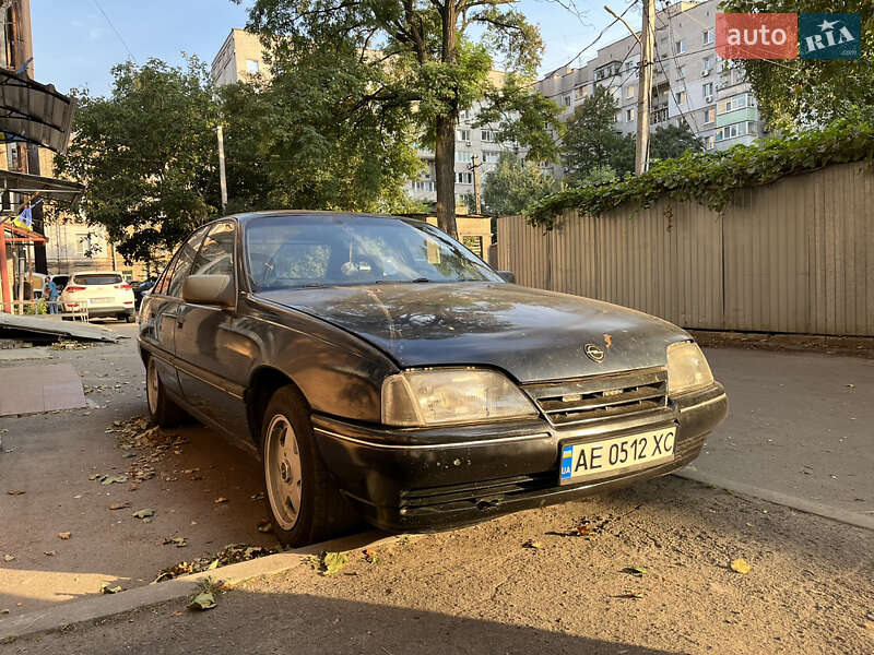 Седан Opel Omega 1990 в Дніпрі