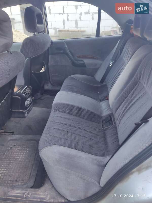 Седан Opel Omega 1996 в Каневе