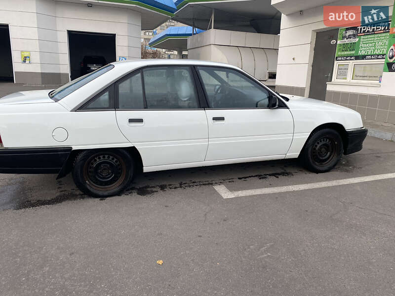Седан Opel Omega 1990 в Кременчуге фото 2 Седан Opel Omega 1990 в Кременчуге