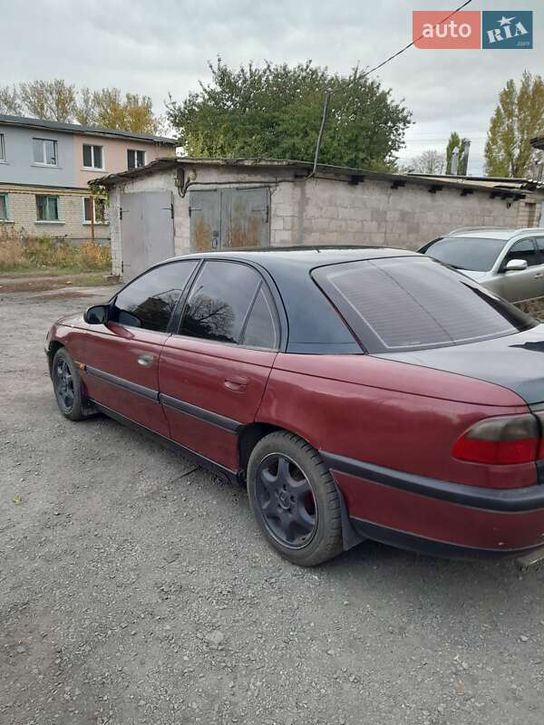 Седан Opel Omega 1995 в Днепре