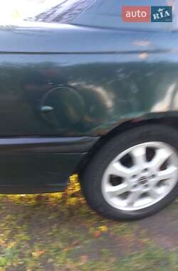 Седан Opel Omega 1995 в 