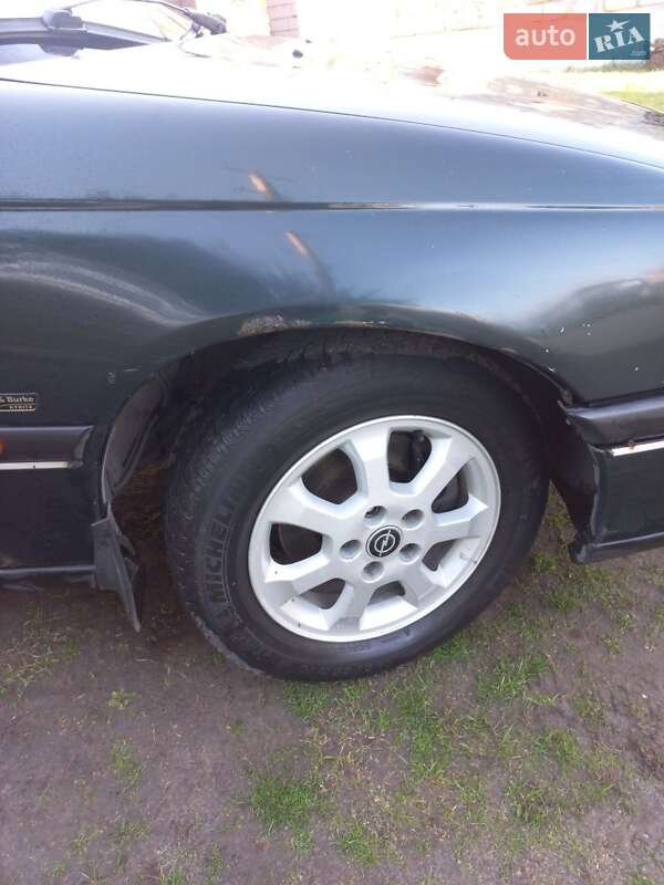 Седан Opel Omega 1995 в Запорожье
